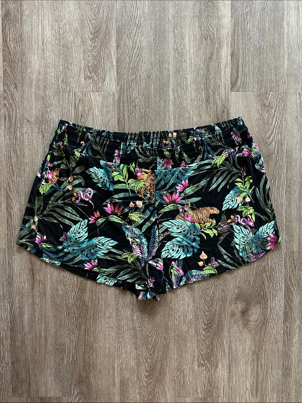 Soma Cool Nights Short Sleeve Notch Collar & Shorts Pajama Set Into The Wild XXL - Picture 6 of 8